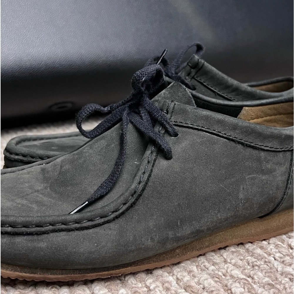 Clarks Wallabee Run in black size 10